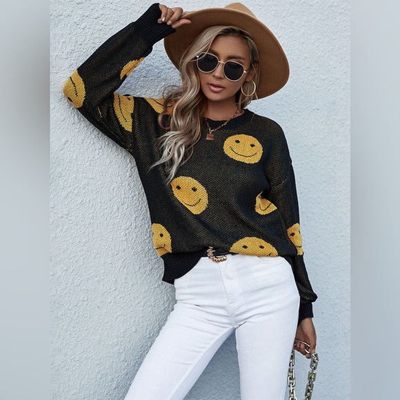Smiley Face Sweater 10010088720 - Picture 1 of 5